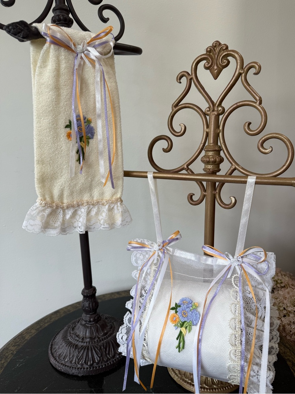 💐 Hand Crafted Lavender & Yellow Floral Hand Towel & Spare 🧻 Holder 💐